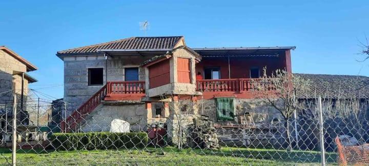 Alojamiento Entero Con Piscina Y Jardin. Ourense Ngoại thất bức ảnh