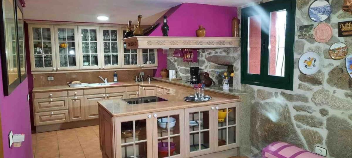 Alojamiento Entero Con Piscina Y Jardin. Ourense Ngoại thất bức ảnh