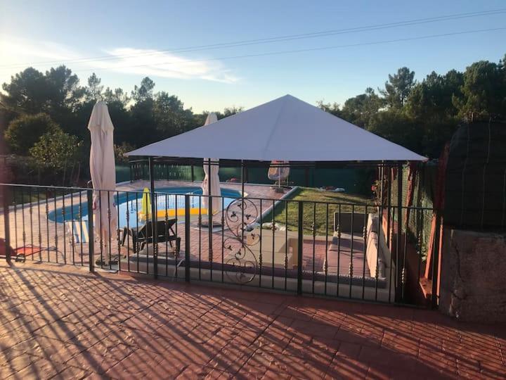 Alojamiento Entero Con Piscina Y Jardin. Ourense Ngoại thất bức ảnh