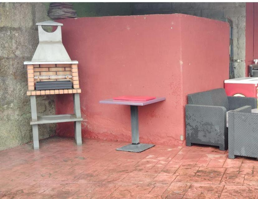 Alojamiento Entero Con Piscina Y Jardin. Ourense Ngoại thất bức ảnh